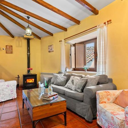 Casa Rural La Carrozal Senda Del Oso Orelleiru Eksteriør bilde
