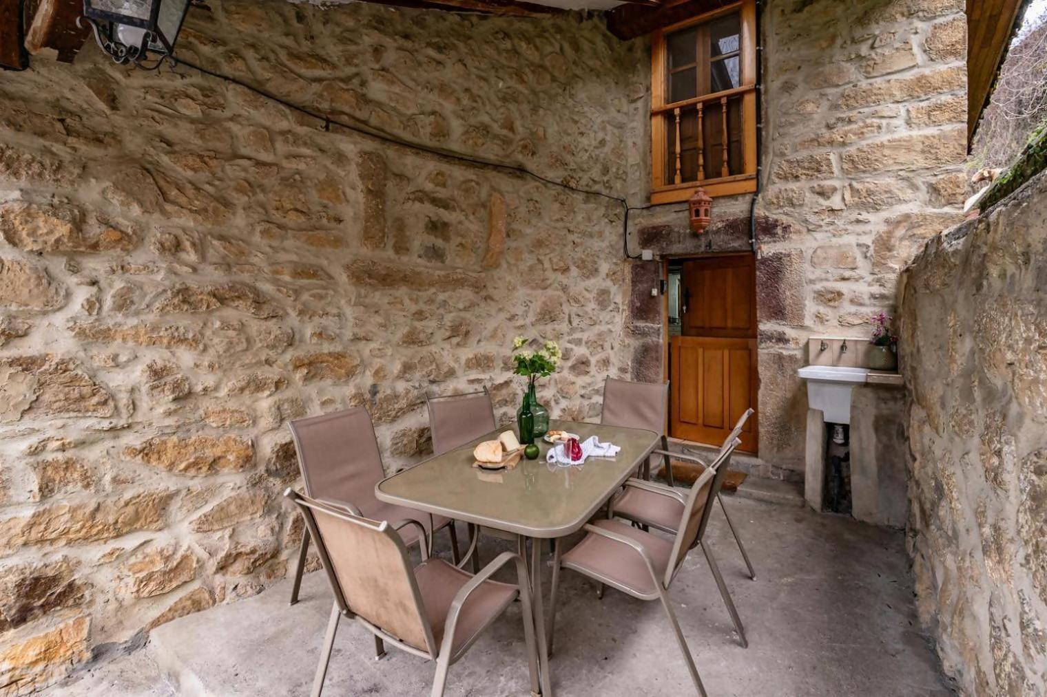 Casa Rural La Carrozal Senda Del Oso Orelleiru Eksteriør bilde