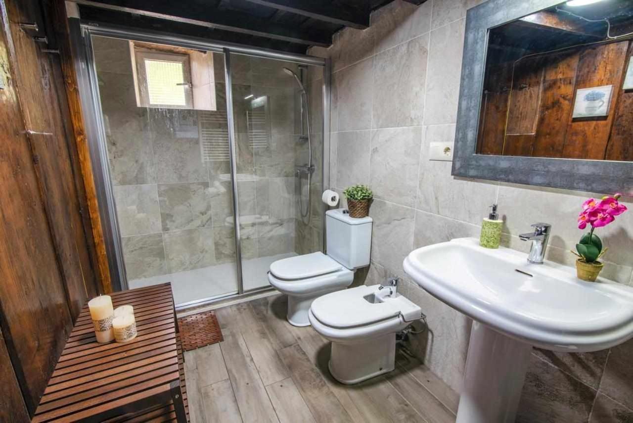 Casa Rural La Carrozal Senda Del Oso Orelleiru Eksteriør bilde