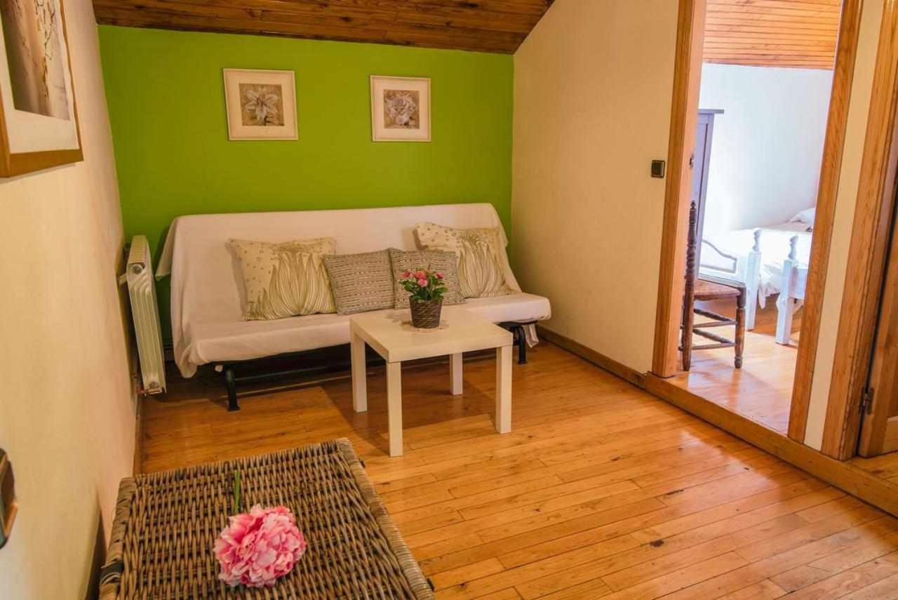Casa Rural La Carrozal Senda Del Oso Orelleiru Eksteriør bilde