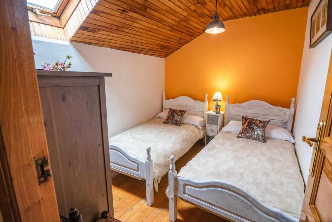 Casa Rural La Carrozal Senda Del Oso Orelleiru Eksteriør bilde