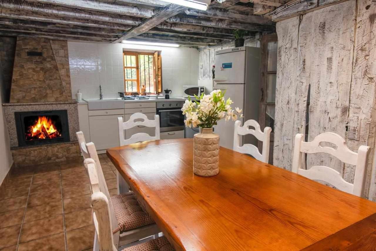 Casa Rural La Carrozal Senda Del Oso Orelleiru Eksteriør bilde