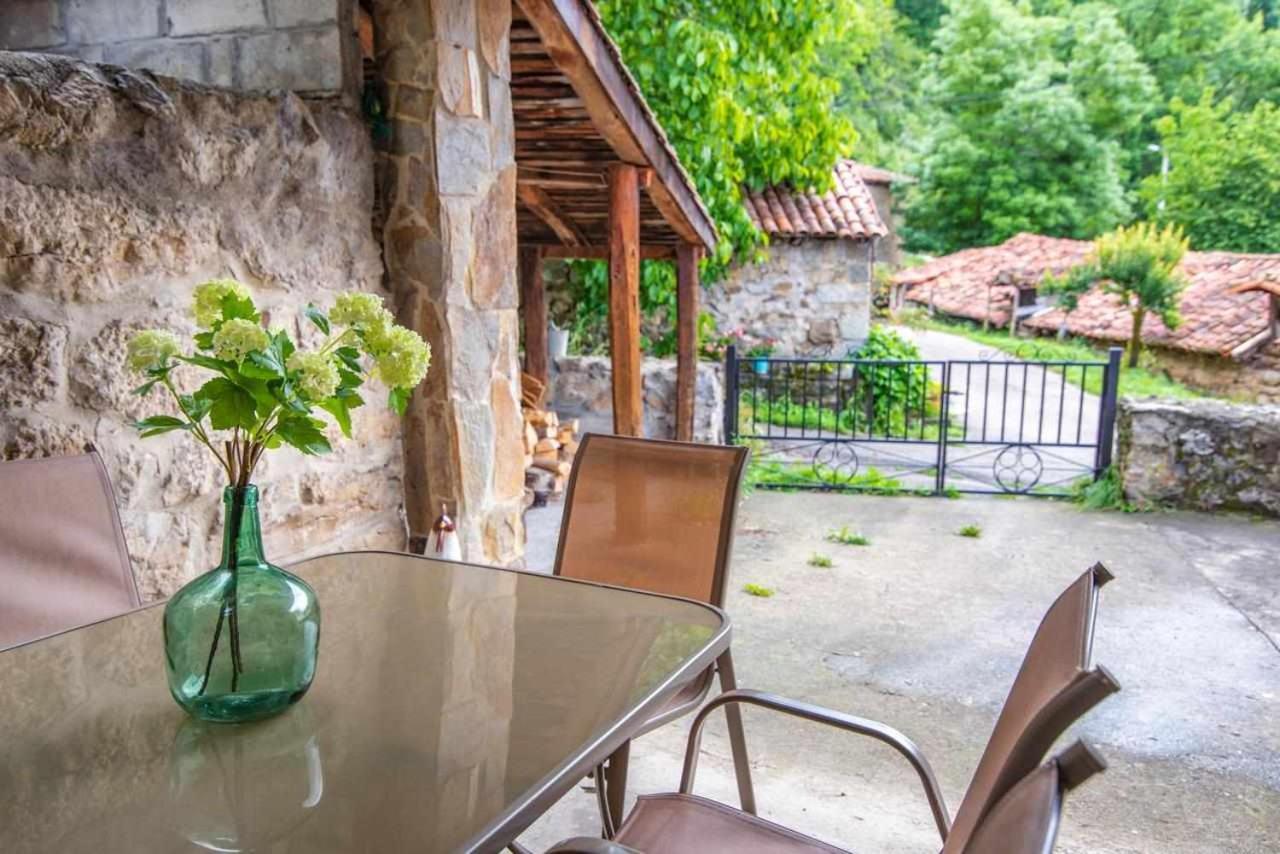 Casa Rural La Carrozal Senda Del Oso Orelleiru Eksteriør bilde
