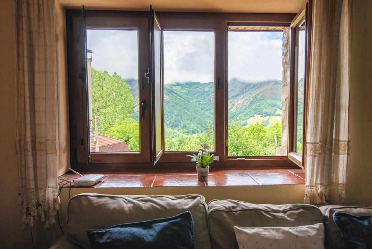 Casa Rural La Carrozal Senda Del Oso Orelleiru Eksteriør bilde