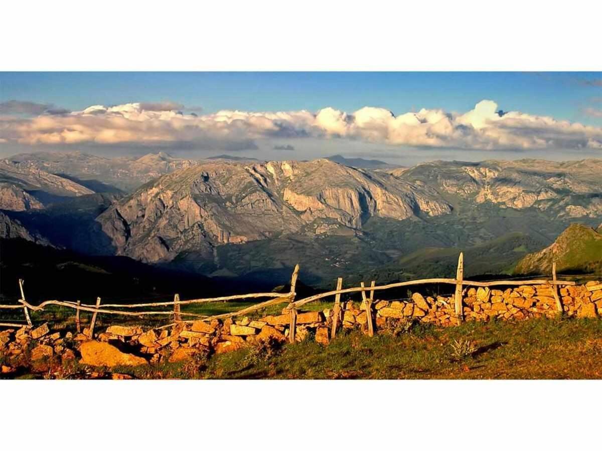 Casa Rural La Carrozal Senda Del Oso Orelleiru Eksteriør bilde