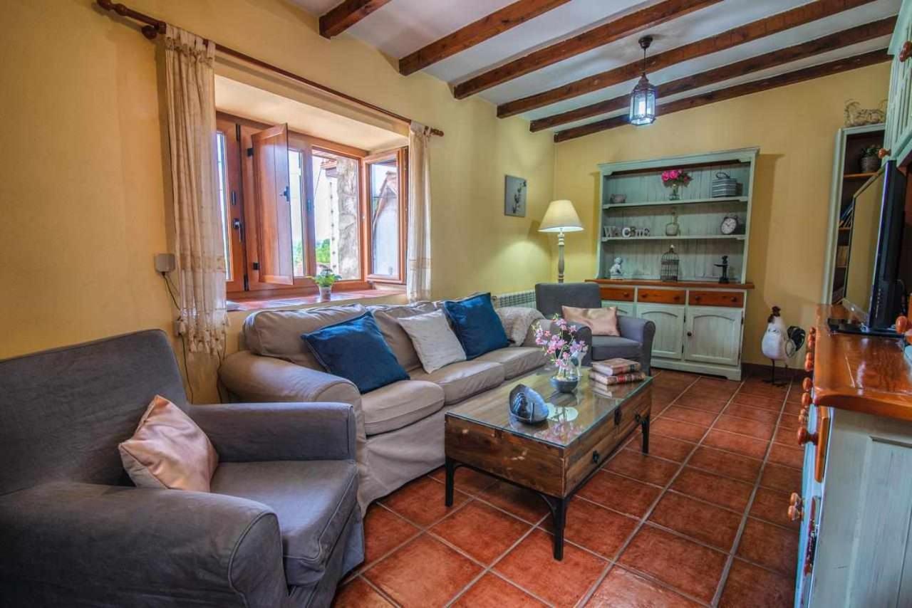 Casa Rural La Carrozal Senda Del Oso Orelleiru Eksteriør bilde