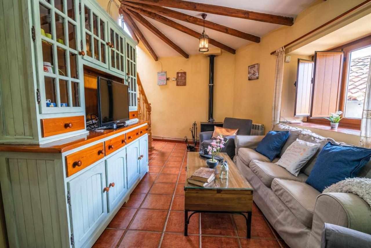 Casa Rural La Carrozal Senda Del Oso Orelleiru Eksteriør bilde