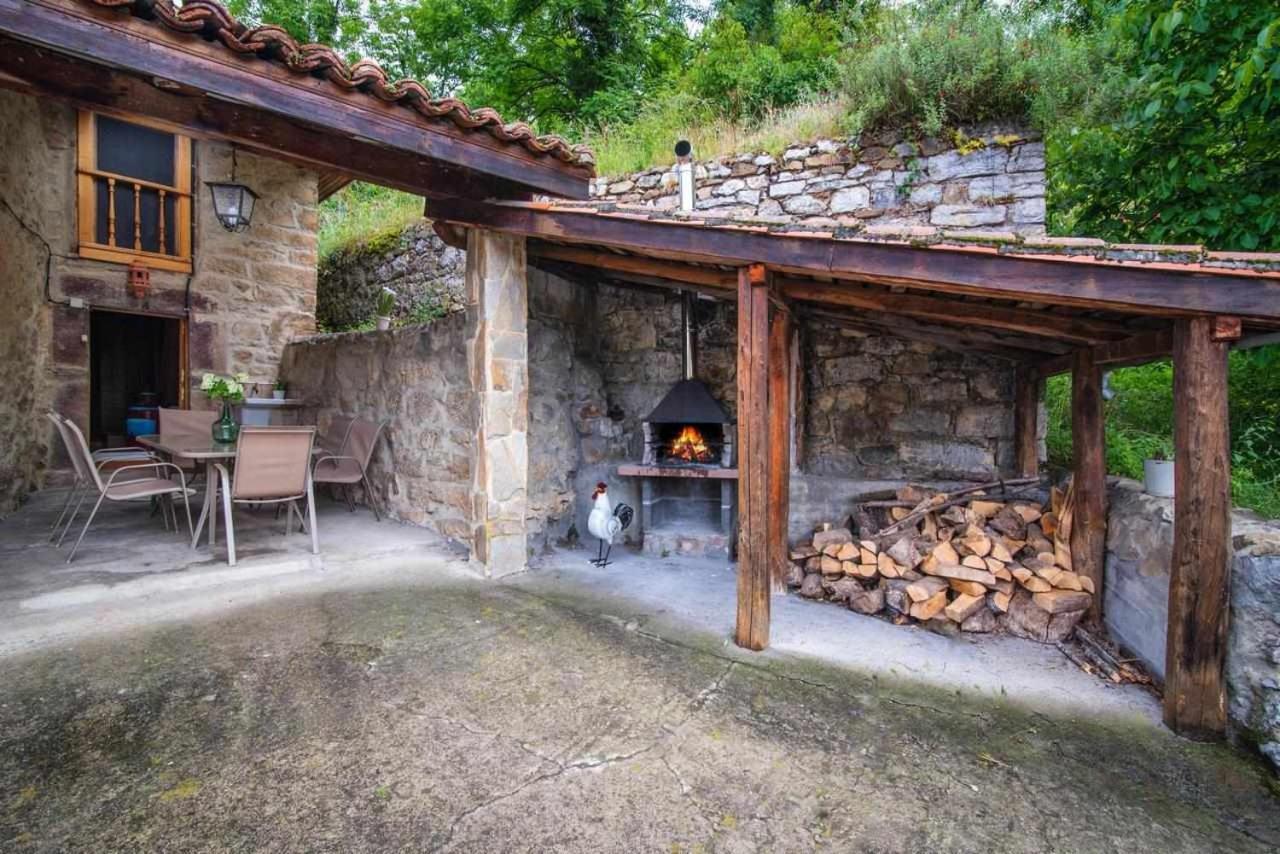 Casa Rural La Carrozal Senda Del Oso Orelleiru Eksteriør bilde